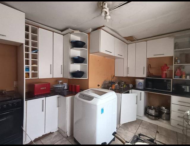 3 BEDROOM HOUSE FOR SALE IN EMANGWENI